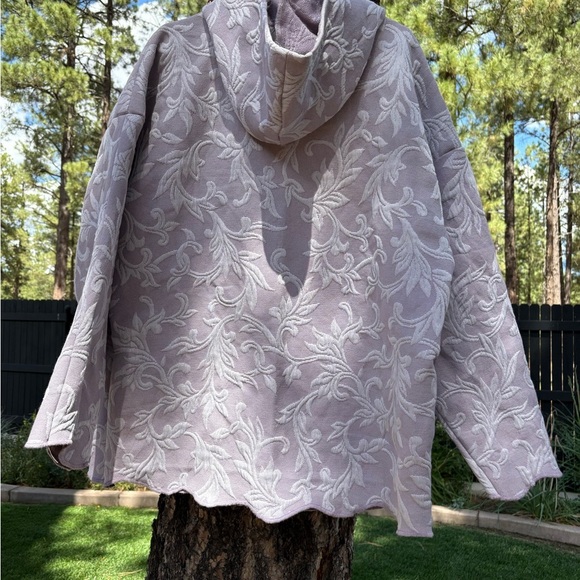 XL Lavender Floral Patterned Hoodie - Picture 6 of 7